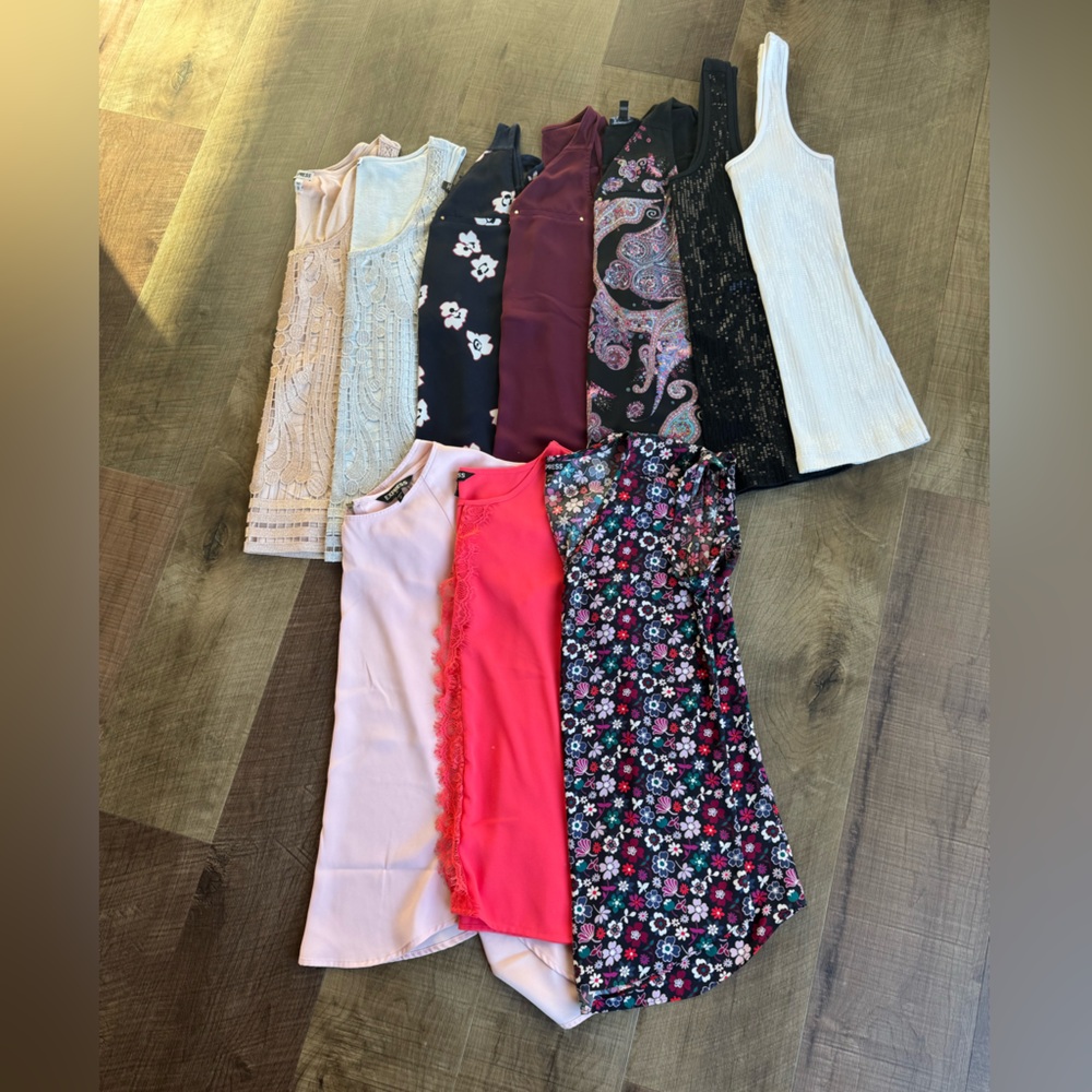 Express Women’s Tank/Cap Sleeve Set